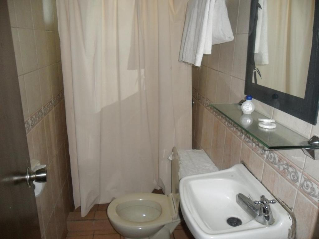 Tagaytay Econo Hotel Tagaytay City Habitación foto