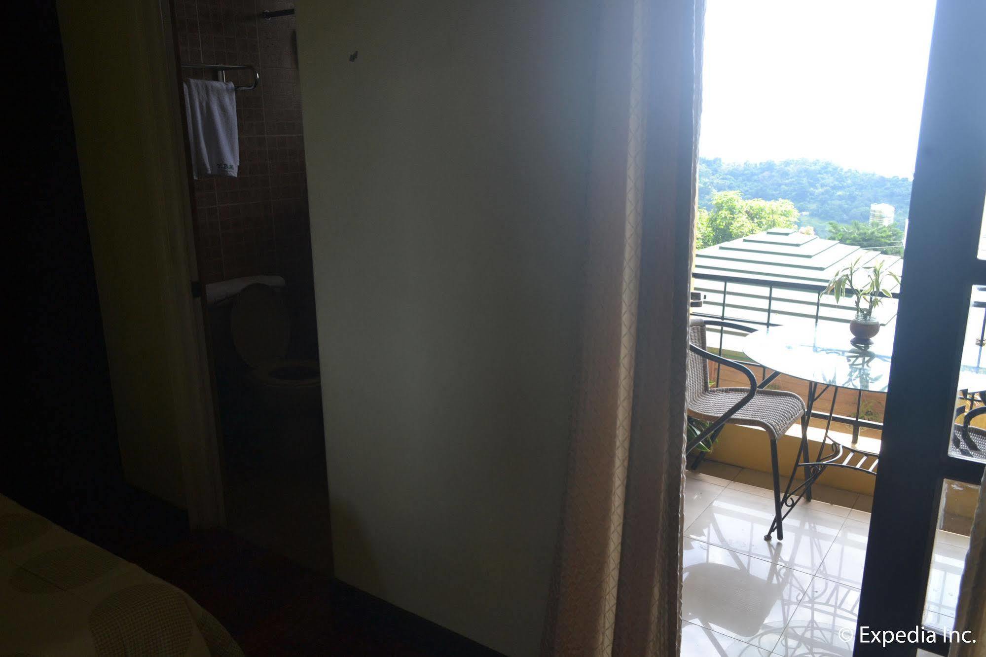 Tagaytay Econo Hotel Tagaytay City Exterior foto